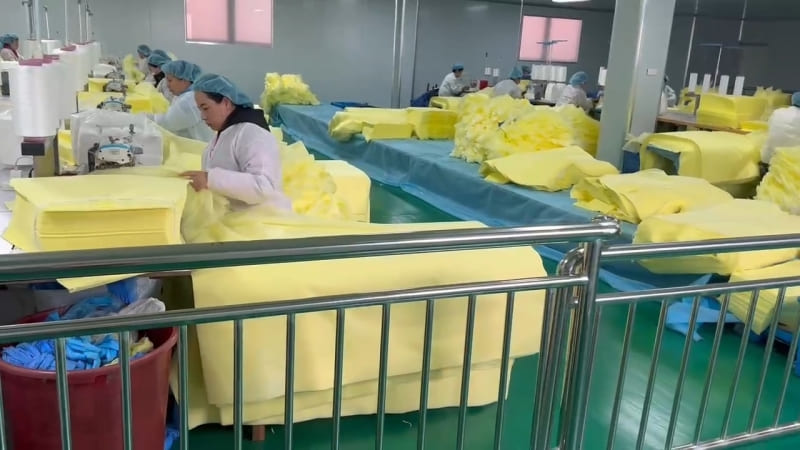 AAMI Level 1 Isolation Gowns