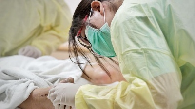 Top 10 Disposable Isolation Gown Manufacturers to Trust in 2025